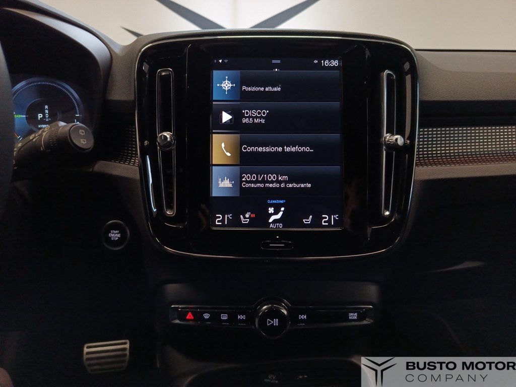 VOLVO XC40 Recharge T5 Plug-in Hybrid Recharge Plus Dark aut - 13