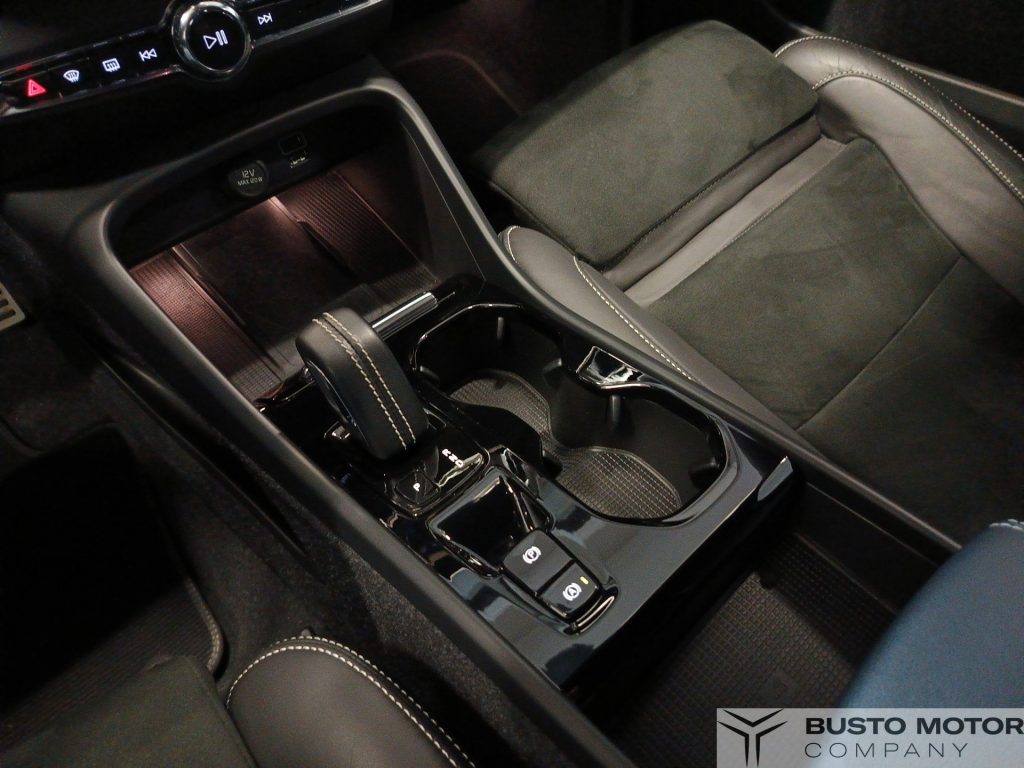 VOLVO XC40 Recharge T5 Plug-in Hybrid Recharge Plus Dark aut - 15