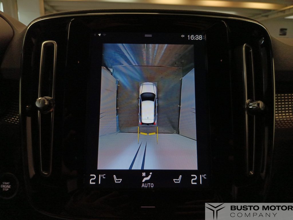 VOLVO XC40 Recharge T5 Plug-in Hybrid Recharge Plus Dark aut - 16