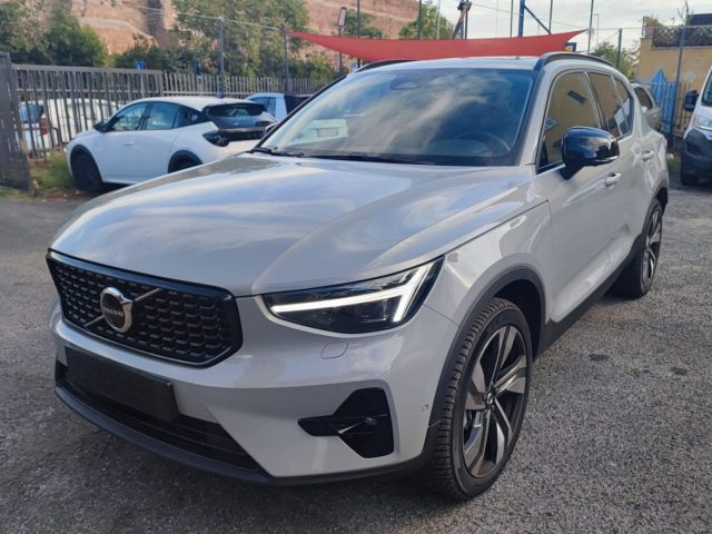 VOLVO XC40 Grigio pastello