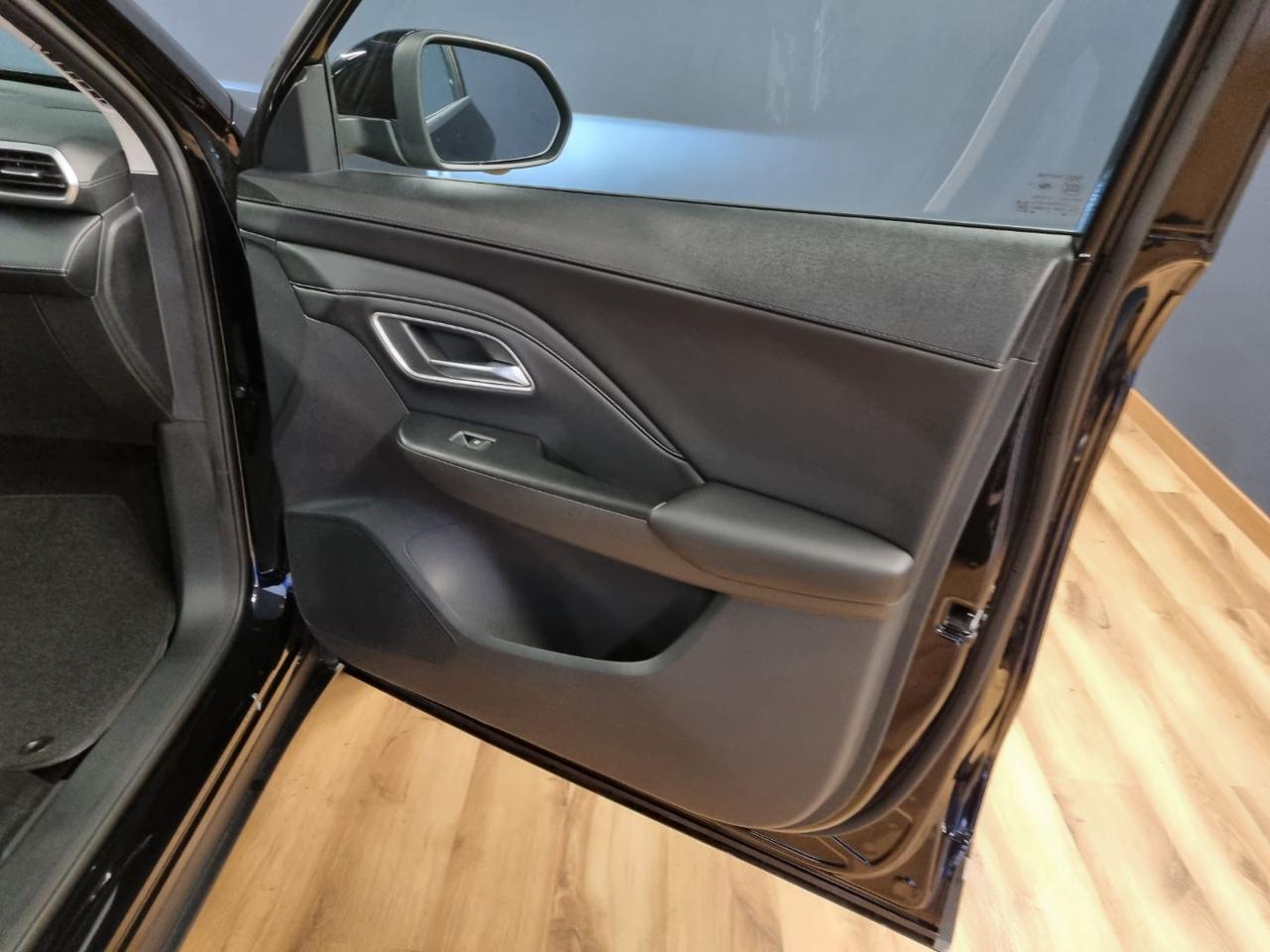 MG ZS 1.5 Hybrid+ Luxury - 28