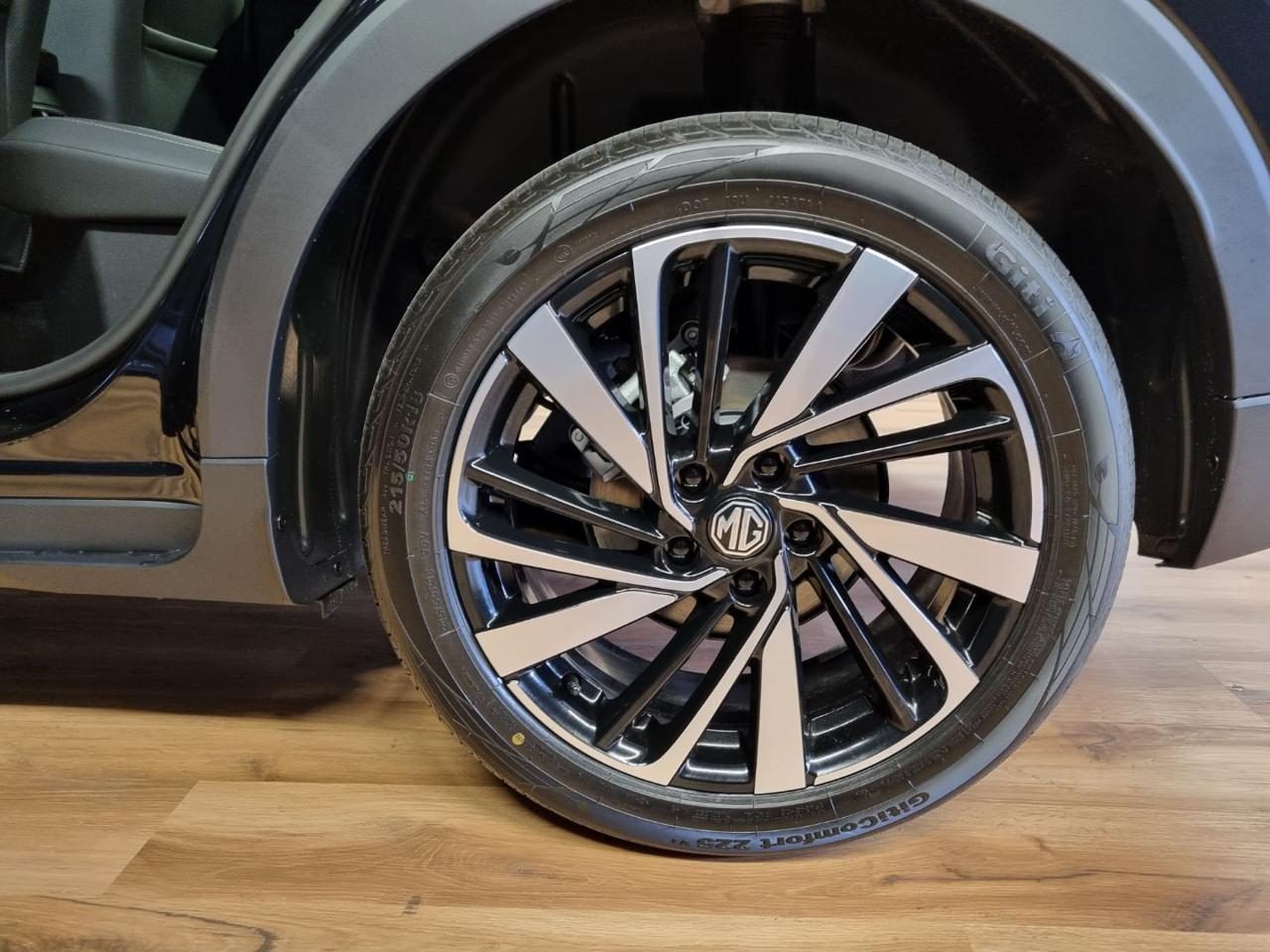MG ZS 1.5 Hybrid+ Luxury - 15