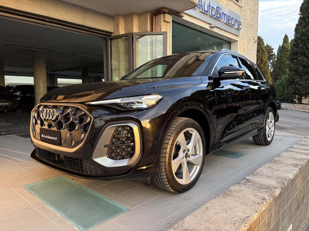 AUDI Q5 2.0 TDI mHEV+ S tronic quattro S line edition. - 1