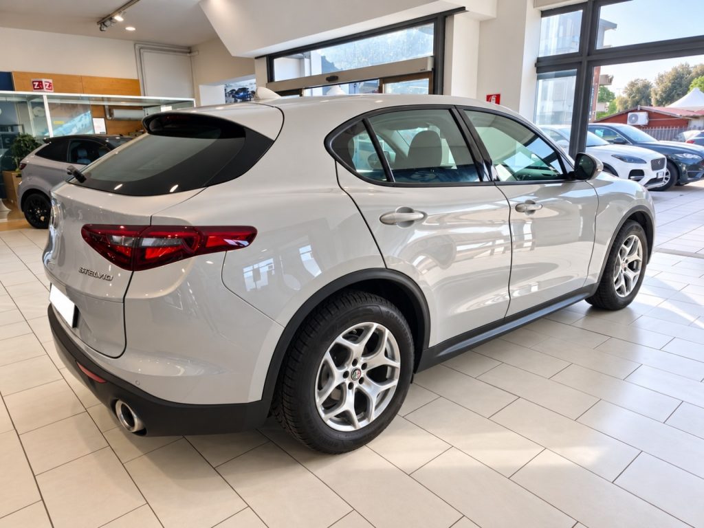 ALFA ROMEO Stelvio 2.2 d Q4 190 CV AT8 Navi Car Play Aziendale - 6