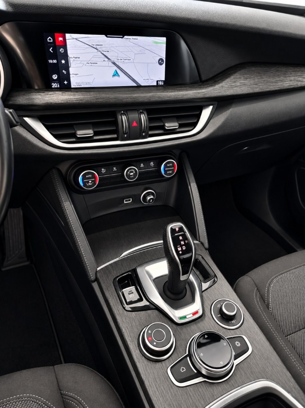 ALFA ROMEO Stelvio 2.2 d Q4 190 CV AT8 Navi Car Play Aziendale - 9