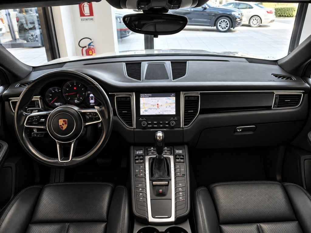 PORSCHE Macan 2.0 benzina Pelle Navigatore Conto Vendita - 14