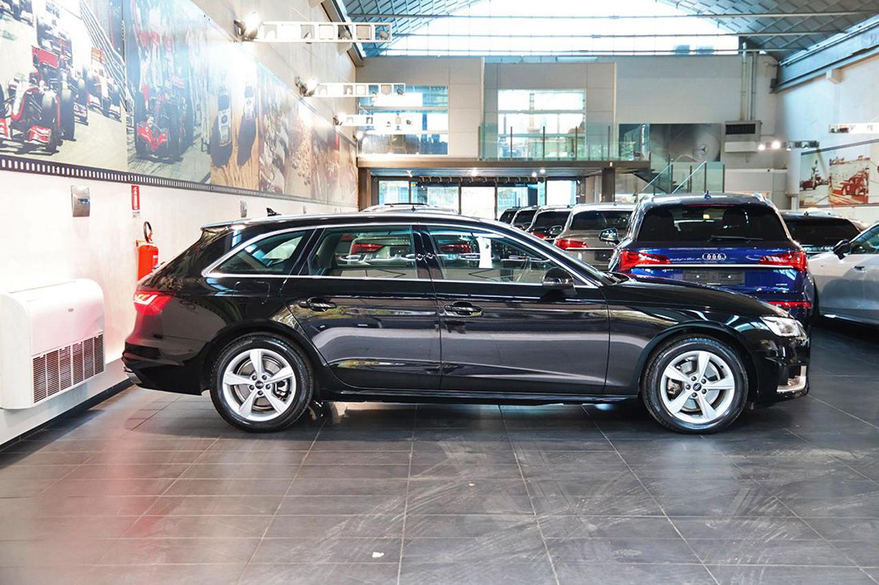 AUDI A4 35 TDI Avant S-Tronic Business Advanced - 2