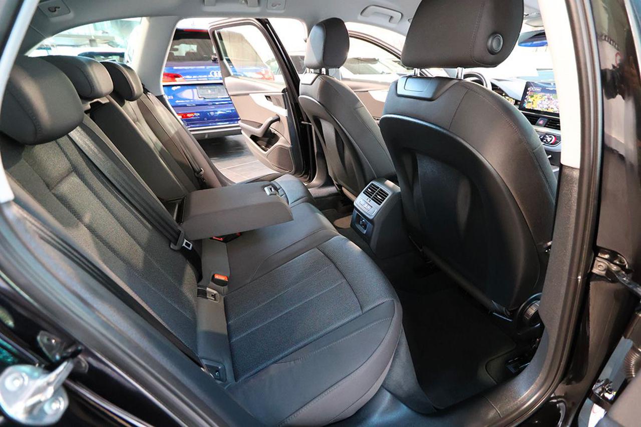 AUDI A4 35 TDI Avant S-Tronic Business Advanced - 19