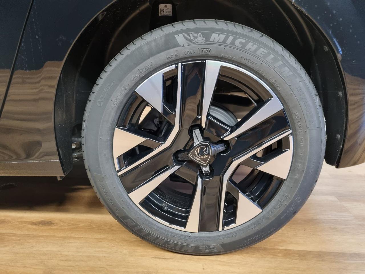 PEUGEOT 208 Business Turbo benzina 100 - 14