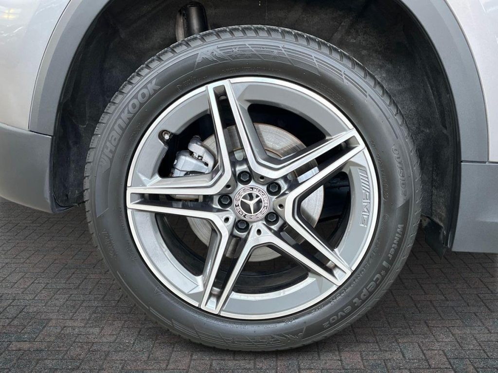 MERCEDES-BENZ GLA 250 e EQ Premium - 7