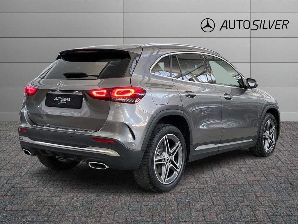 MERCEDES-BENZ GLA 250 e EQ Premium - 2