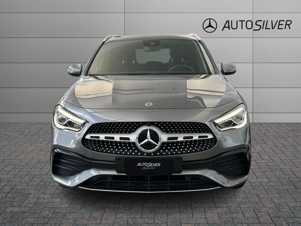 MERCEDES-BENZ GLA 250 e EQ Premium - 3