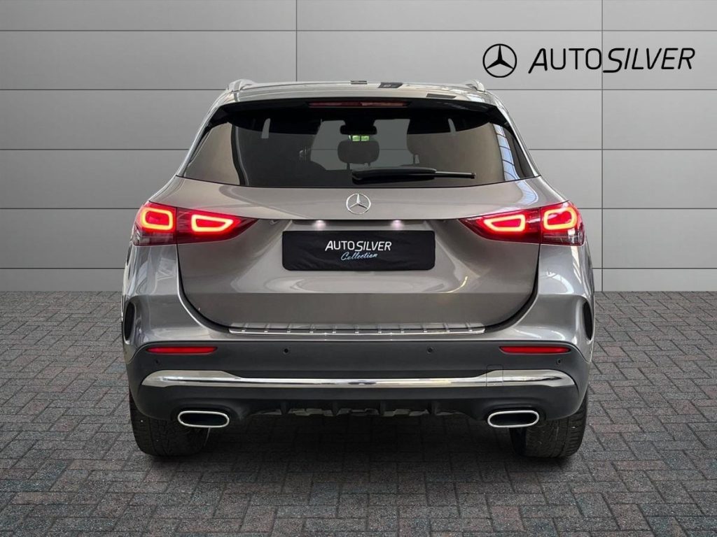 MERCEDES-BENZ GLA 250 e EQ Premium - 4