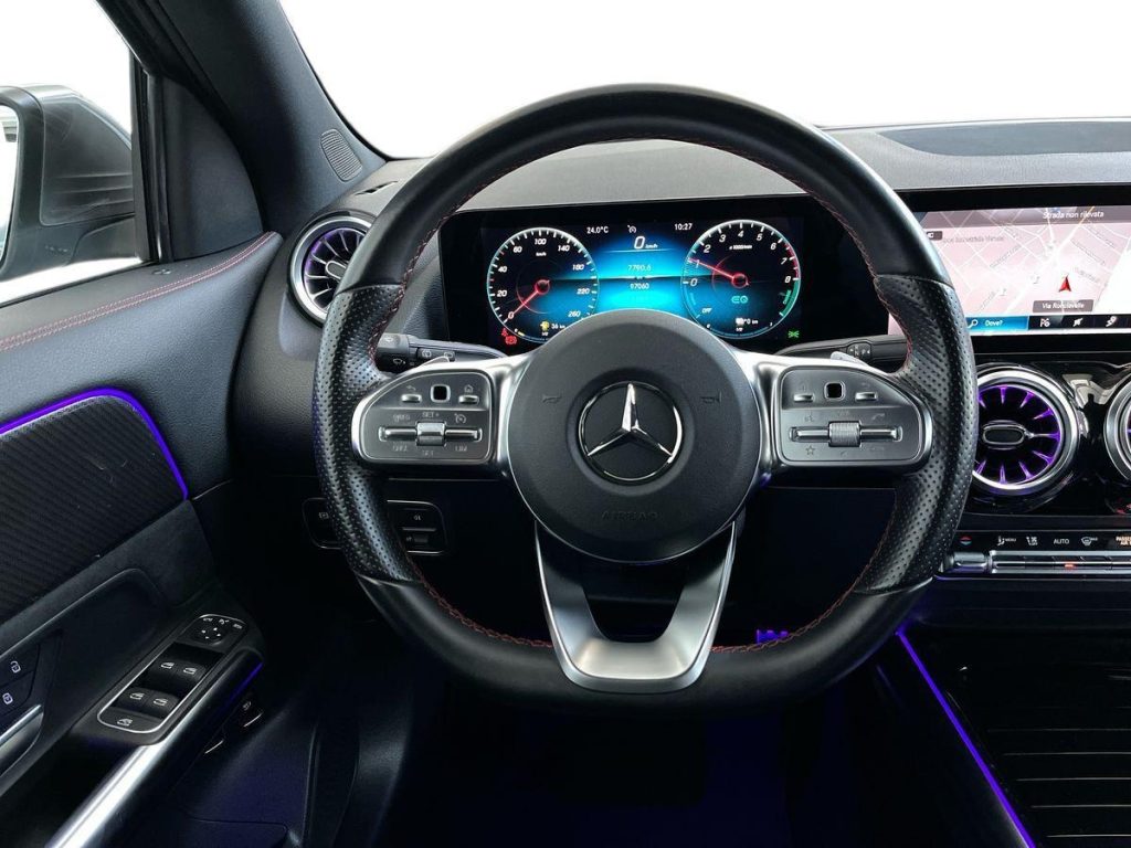 MERCEDES-BENZ GLA 250 e EQ Premium - 11