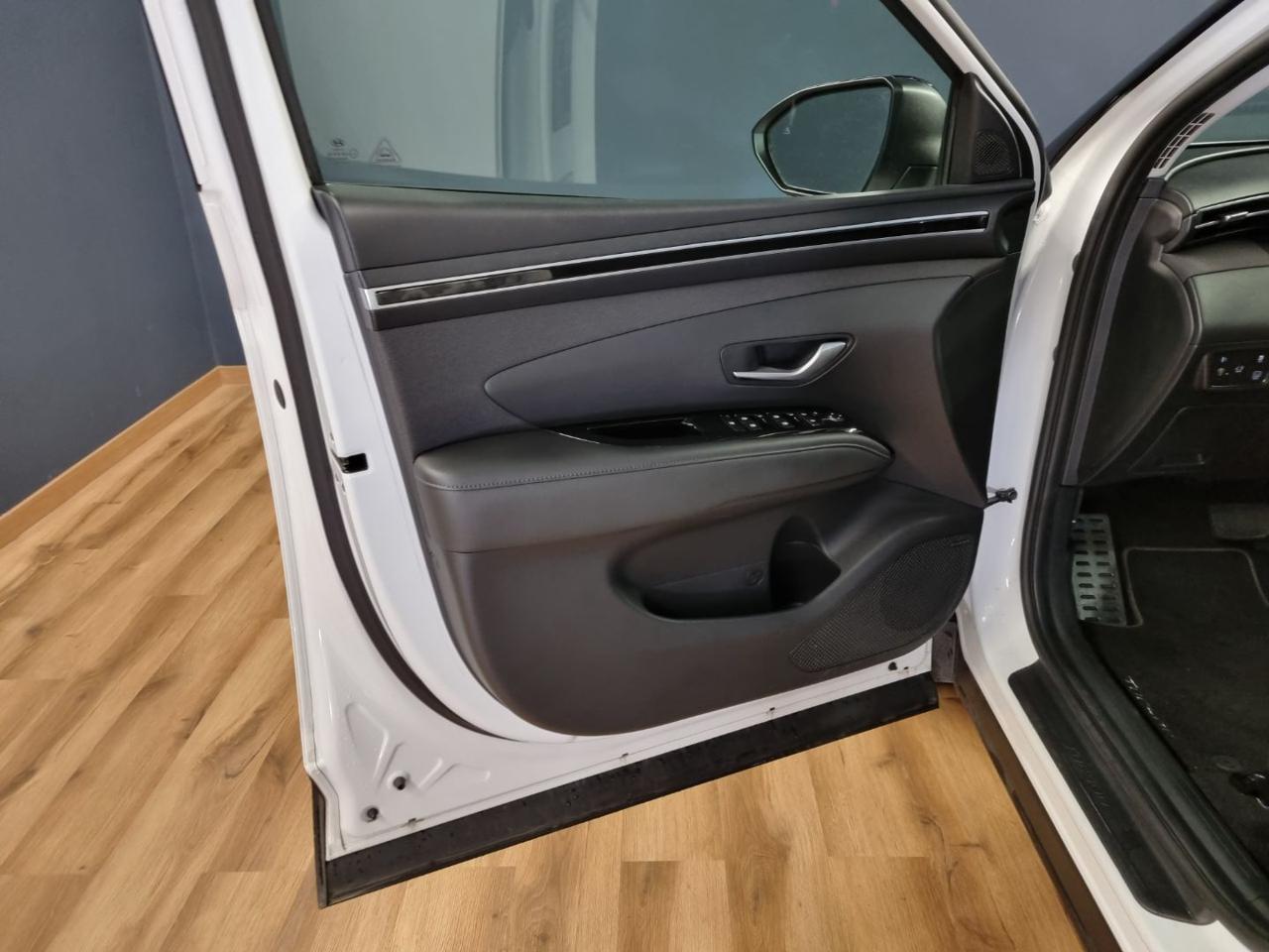 HYUNDAI Tucson 1.6 HEV 4WD aut. Exellence - 19