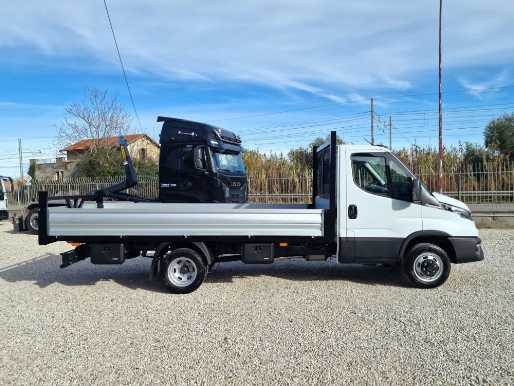 IVECO DAILY  35C18 E6 NUOVO + CASSONE FISSO da 4,40 - 4