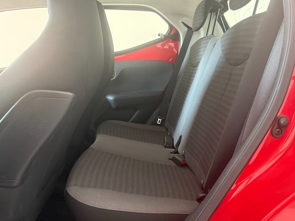 TOYOTA Aygo 1.0 VVT-i 72 CV 5 porte x-clusiv MMT - 18
