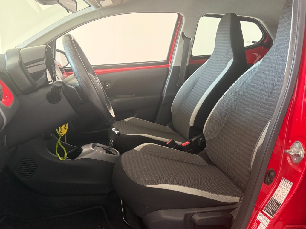 TOYOTA Aygo 1.0 VVT-i 72 CV 5 porte x-clusiv MMT - 19