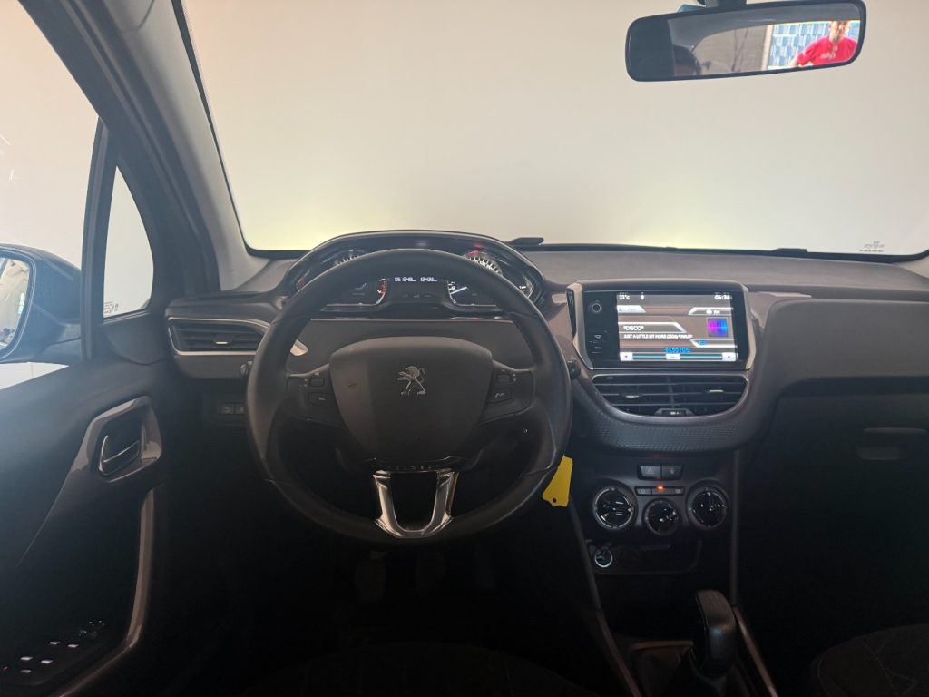 PEUGEOT 2008 1° serie PureTech 82 Allure - 9