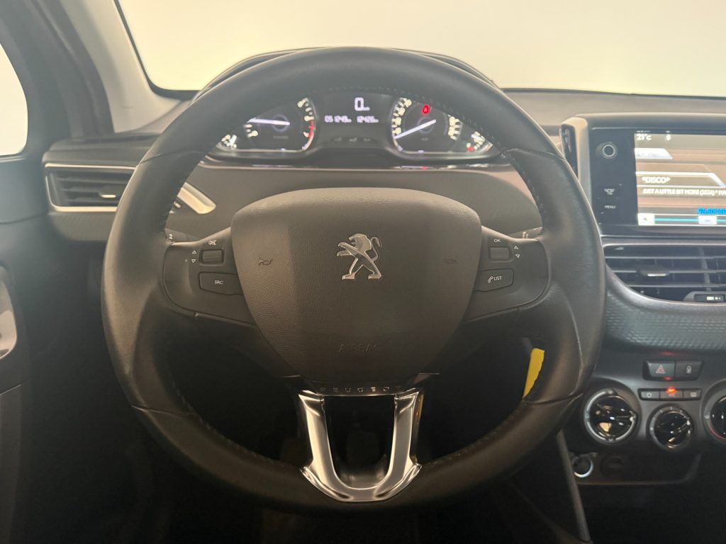 PEUGEOT 2008 1° serie PureTech 82 Allure - 10