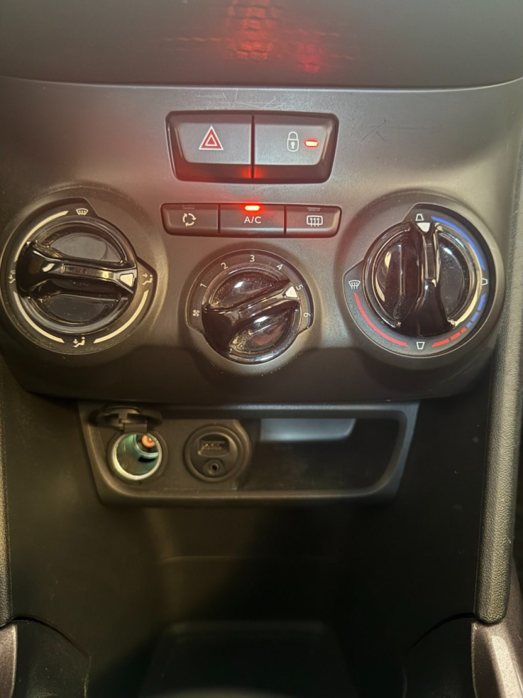 PEUGEOT 2008 1° serie PureTech 82 Allure - 12