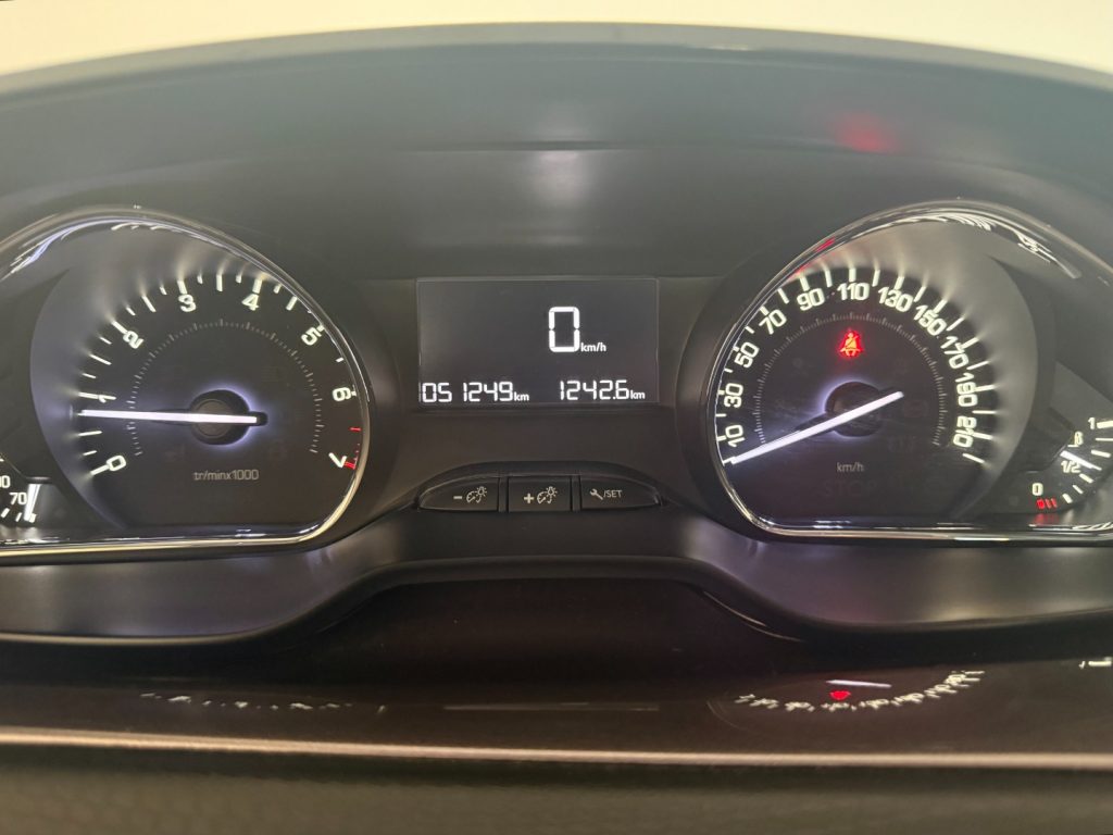 PEUGEOT 2008 1° serie PureTech 82 Allure - 15