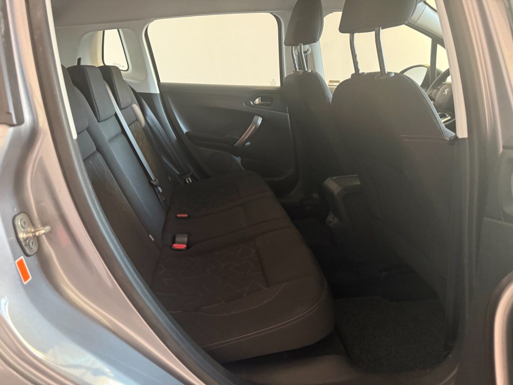 PEUGEOT 2008 1° serie PureTech 82 Allure - 16