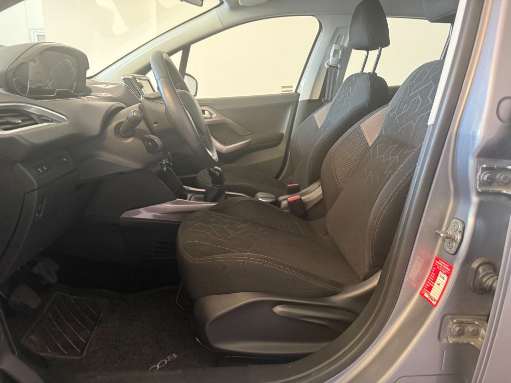PEUGEOT 2008 1° serie PureTech 82 Allure - 19