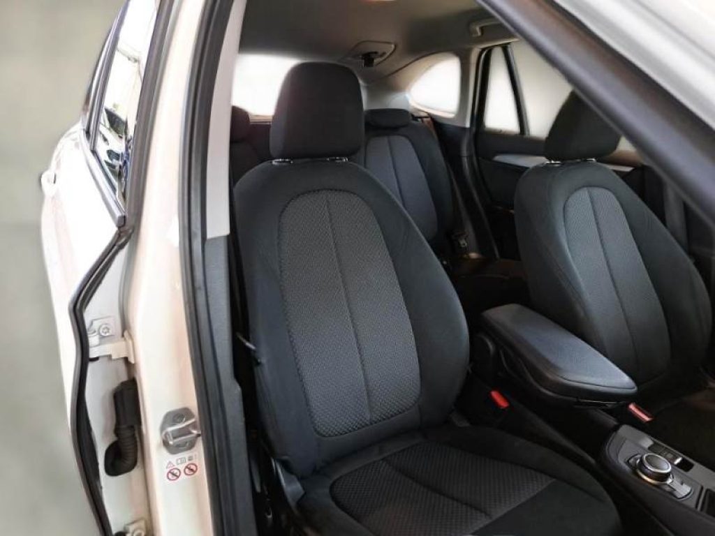 BMW X1 xDrive25e Business Advantage - 8