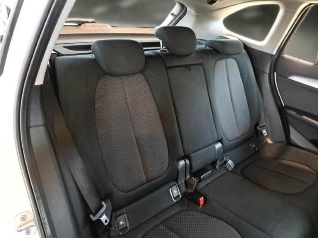 BMW X1 xDrive25e Business Advantage - 9
