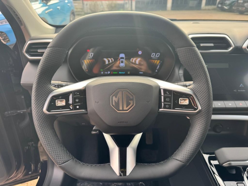 MG ZS 1.5 FullHybrid+ 197CV LUXURY + TETTO APRIBILE - 8