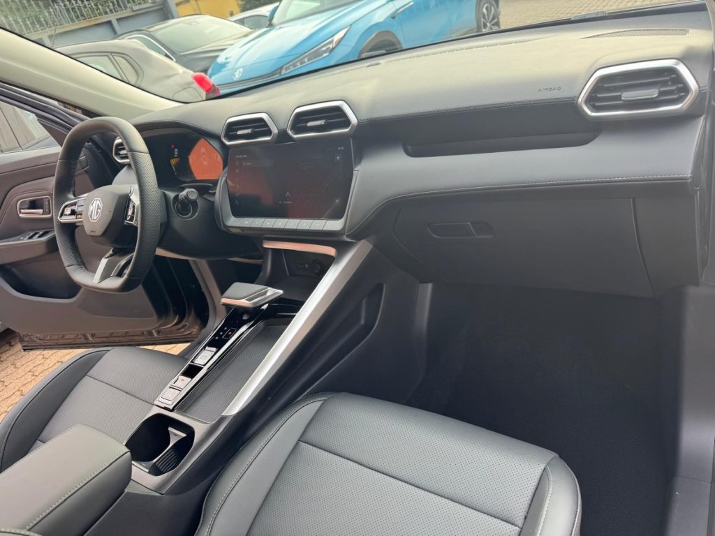 MG ZS 1.5 FullHybrid+ 197CV LUXURY + TETTO APRIBILE - 17