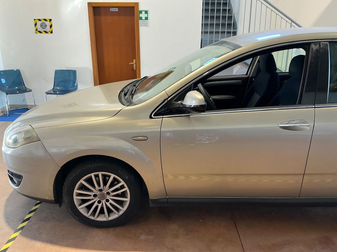FIAT Croma 1.9 Multijet Dynamic - 3