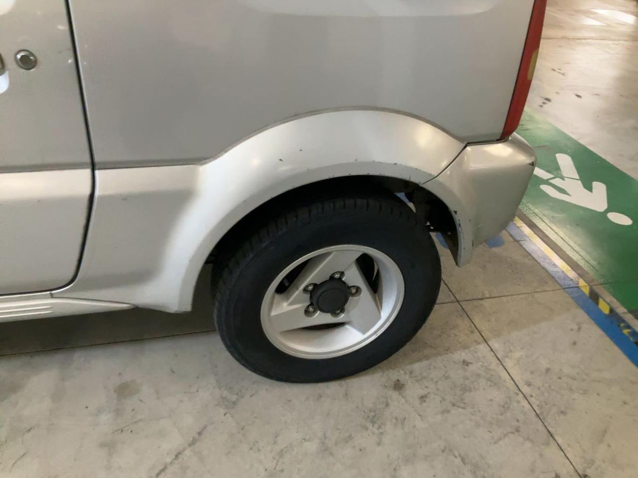 SUZUKI Jimny 1.3i 16V cat 4WD Club - 5