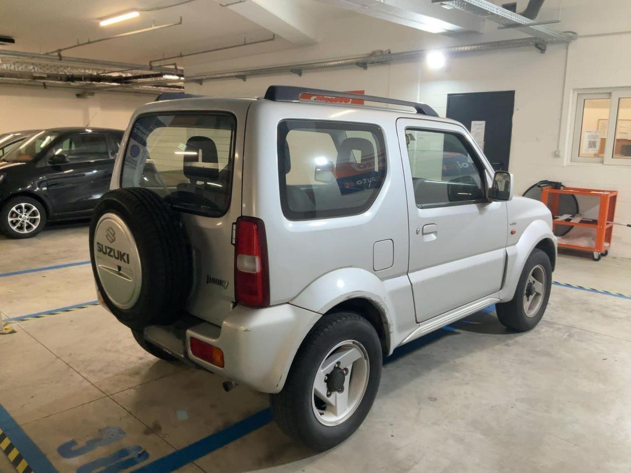 SUZUKI Jimny 1.3i 16V cat 4WD Club - 11