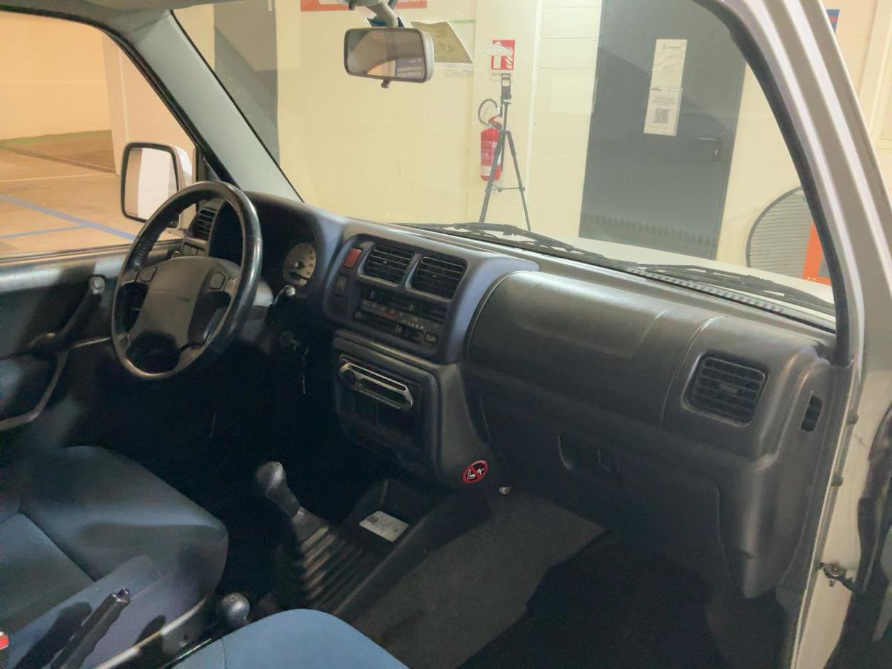 SUZUKI Jimny 1.3i 16V cat 4WD Club - 16