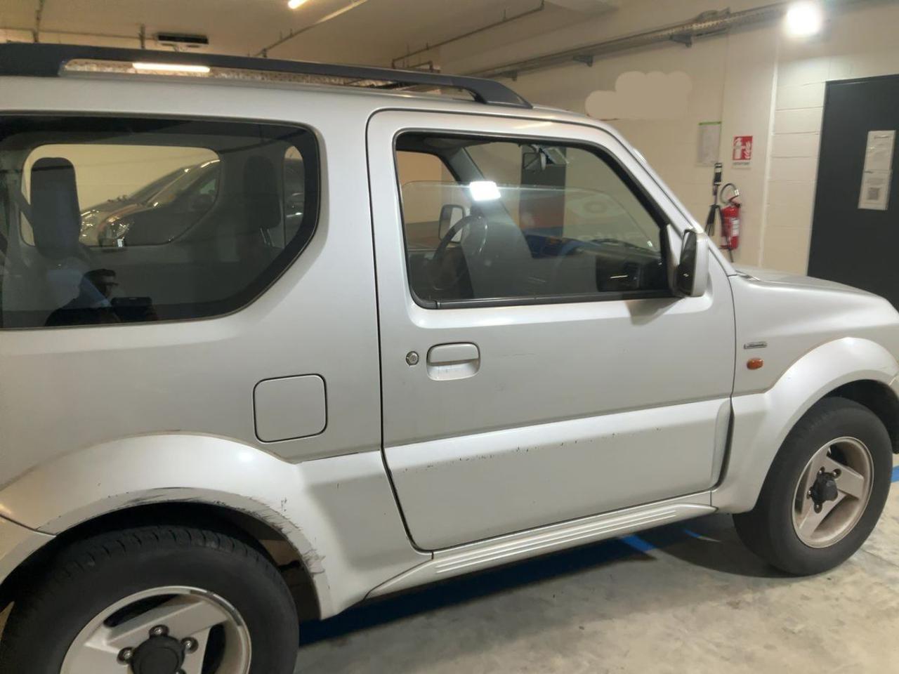 SUZUKI Jimny 1.3i 16V cat 4WD Club - 9