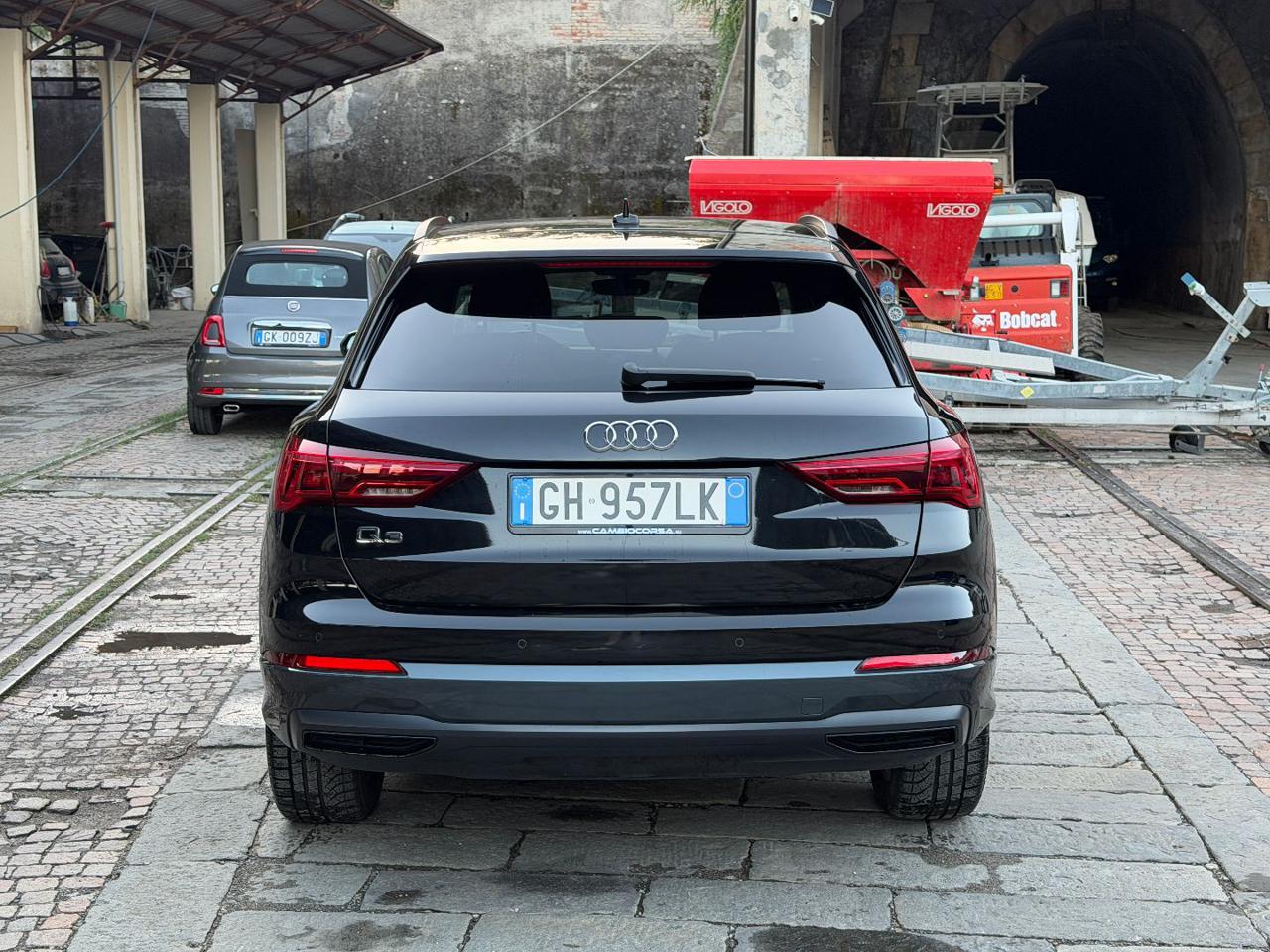 AUDI Q3 35 TFSI Business Advanced - 6