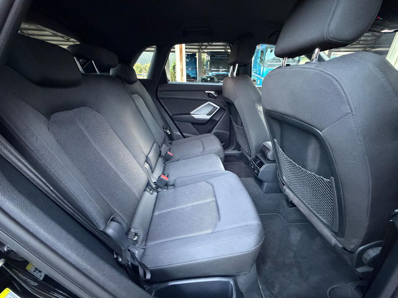 AUDI Q3 35 TFSI Business Advanced - 16