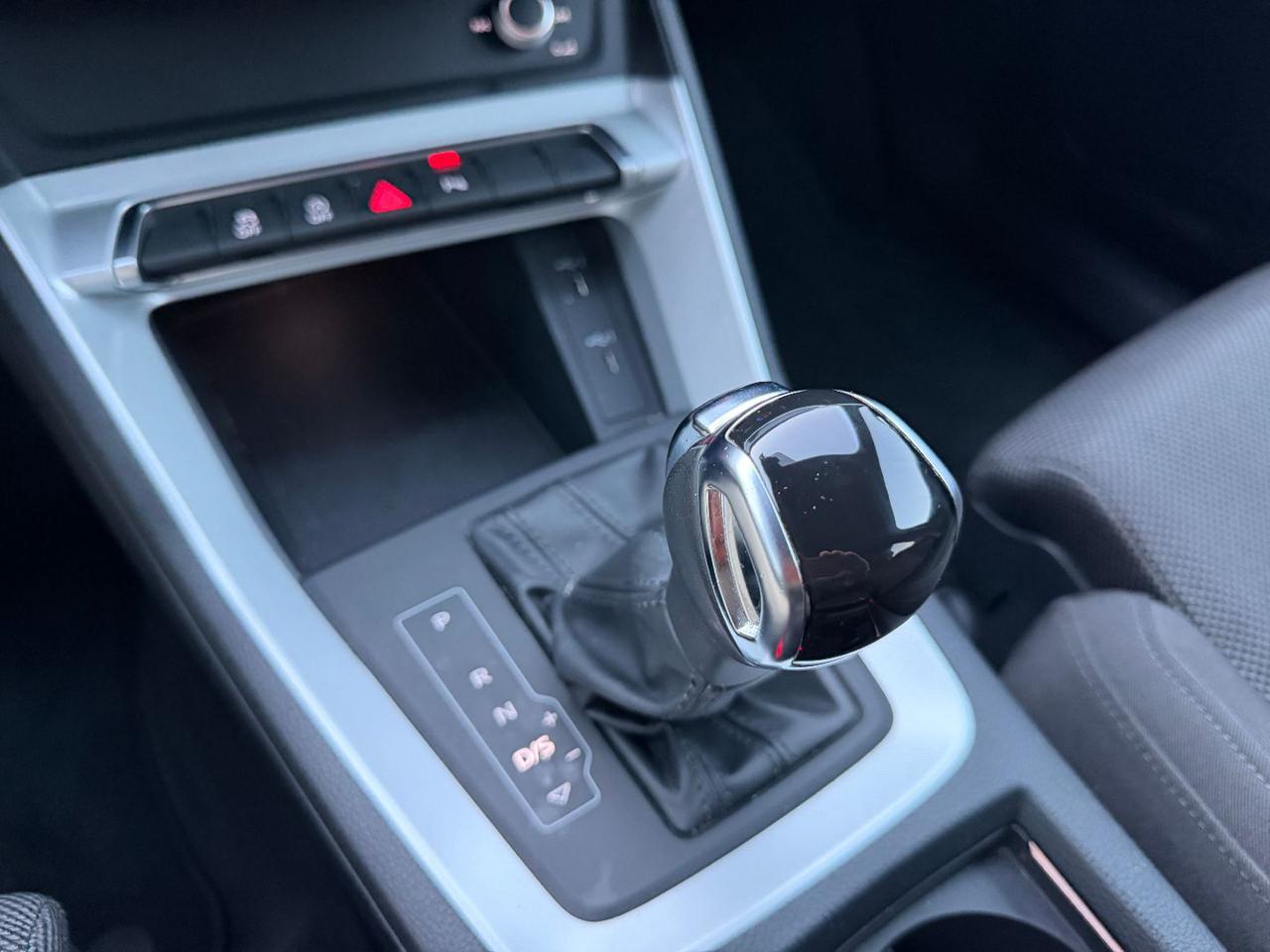 AUDI Q3 35 TFSI Business Advanced - 24