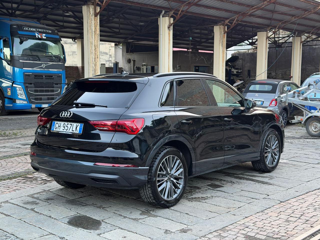 AUDI Q3 35 TFSI Business Advanced - 5