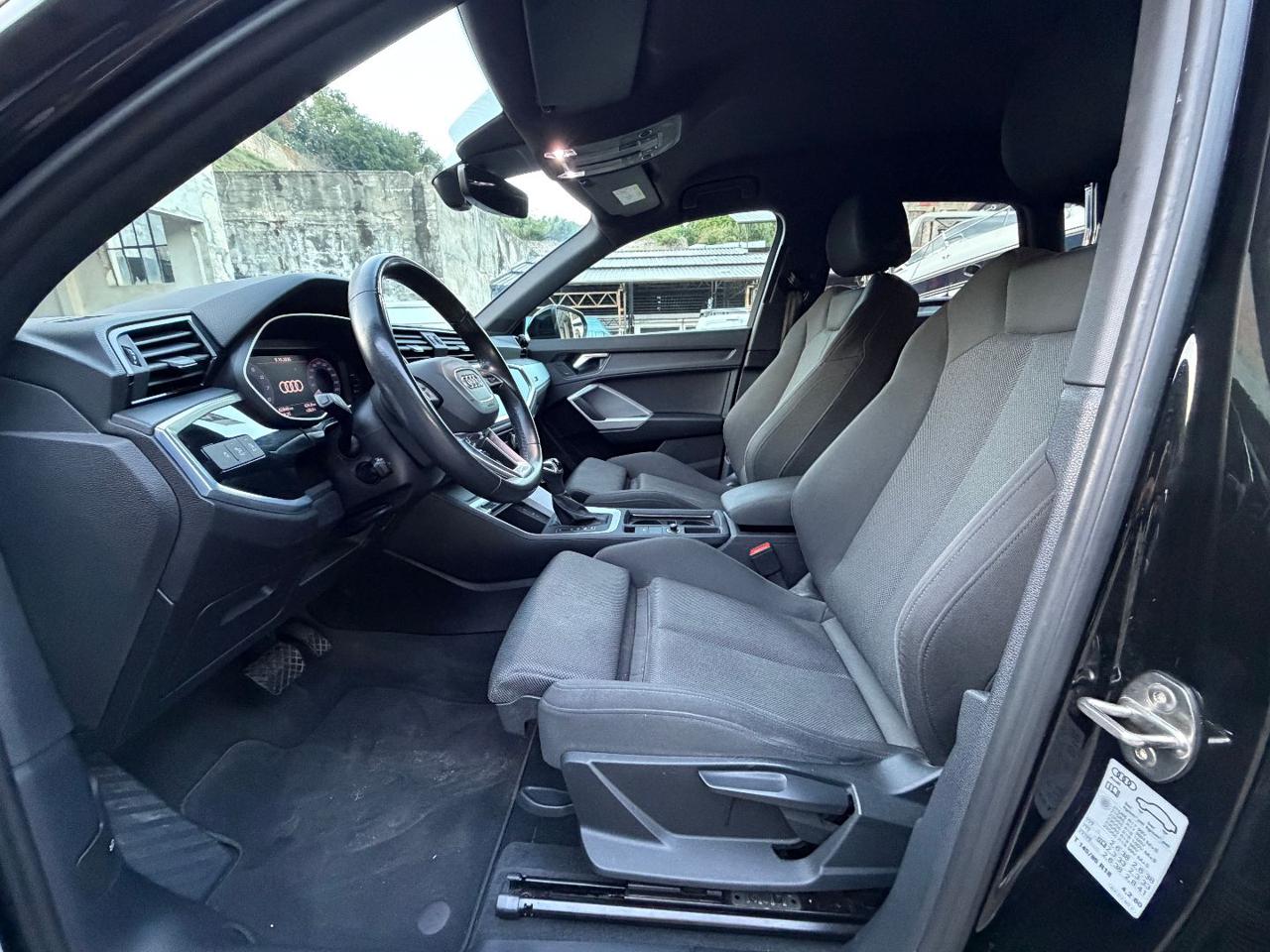 AUDI Q3 35 TFSI Business Advanced - 9