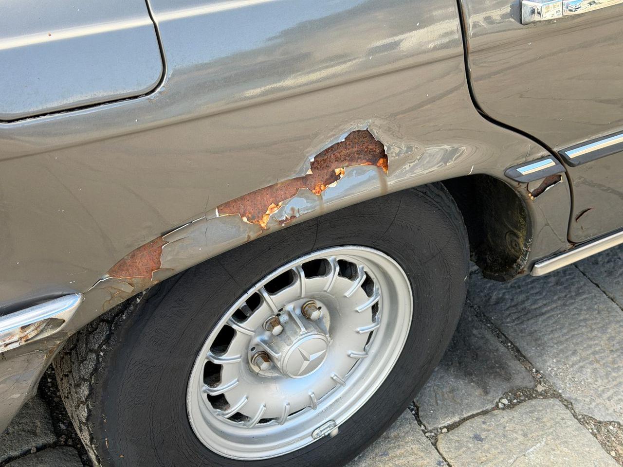 MERCEDES-BENZ 450 450 SEL 6.9 - 23