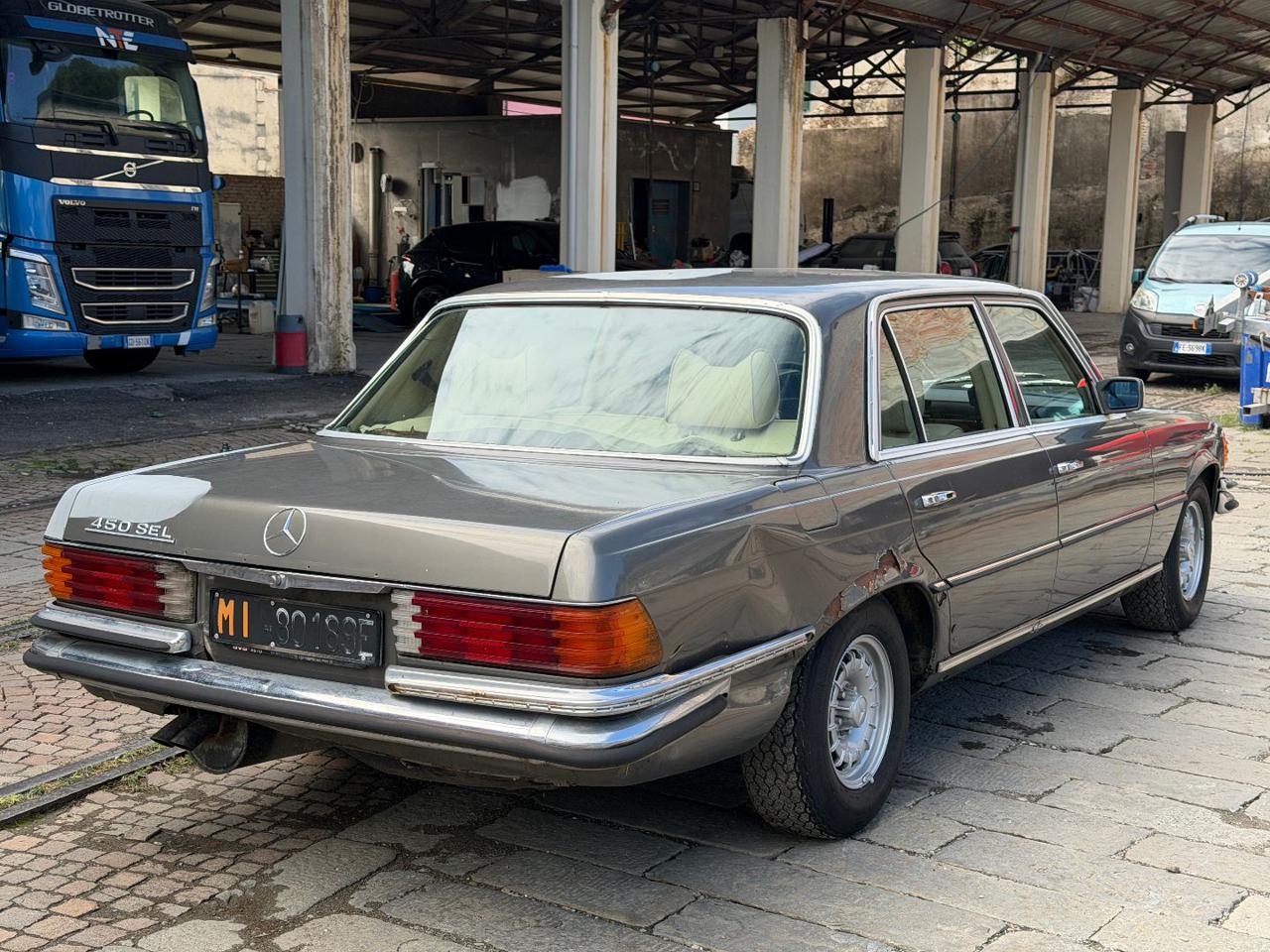 MERCEDES-BENZ 450 450 SEL 6.9 - 9