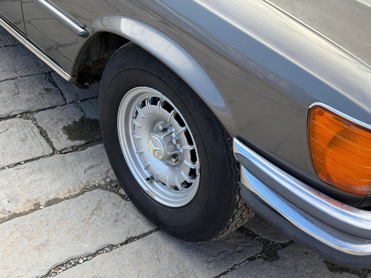MERCEDES-BENZ 450 450 SEL 6.9 - 36