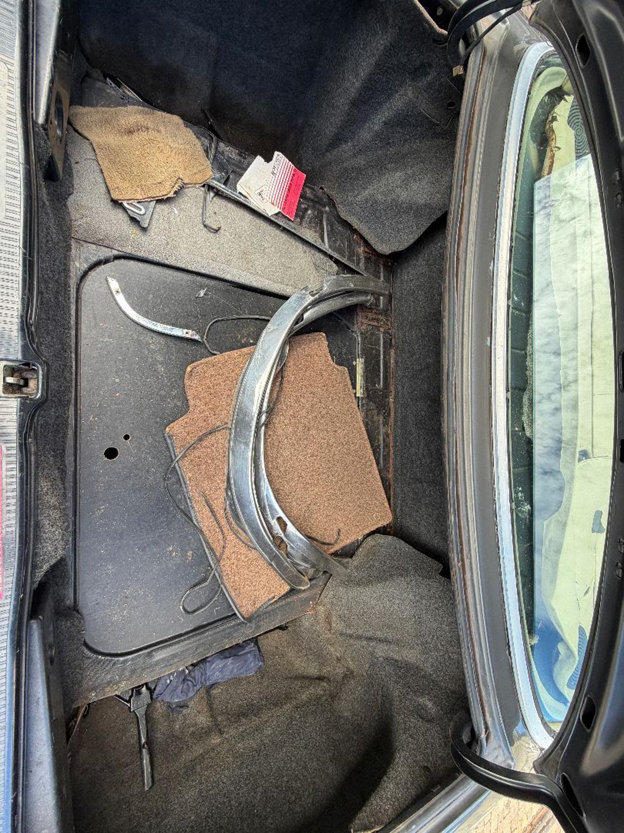 MERCEDES-BENZ 450 450 SEL 6.9 - 38