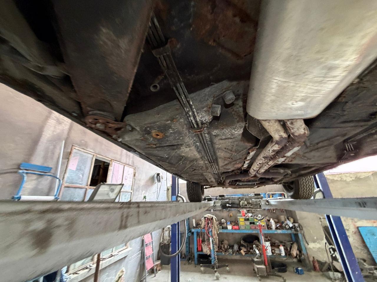 MERCEDES-BENZ 450 450 SEL 6.9 - 55