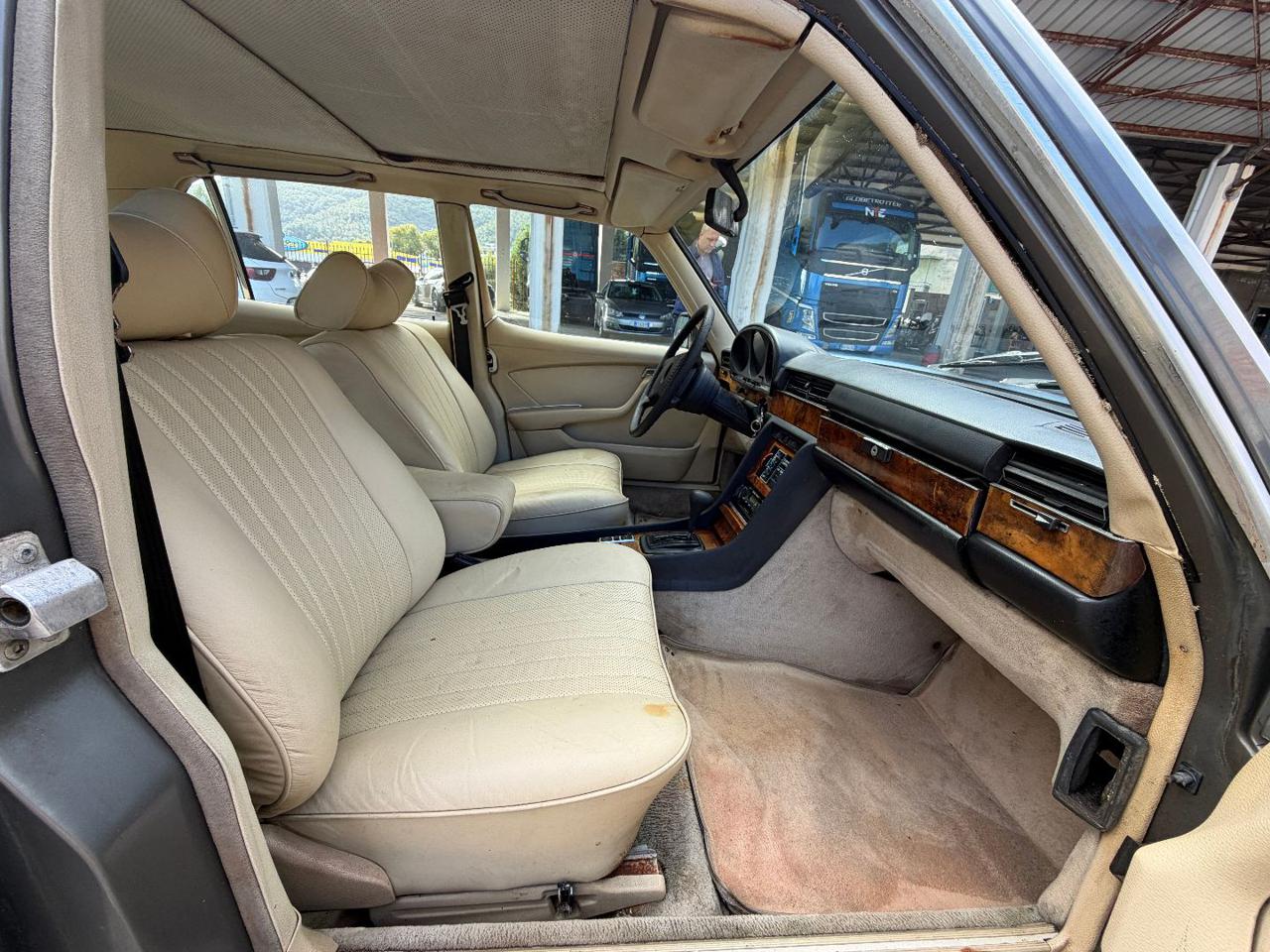 MERCEDES-BENZ 450 450 SEL 6.9 - 11