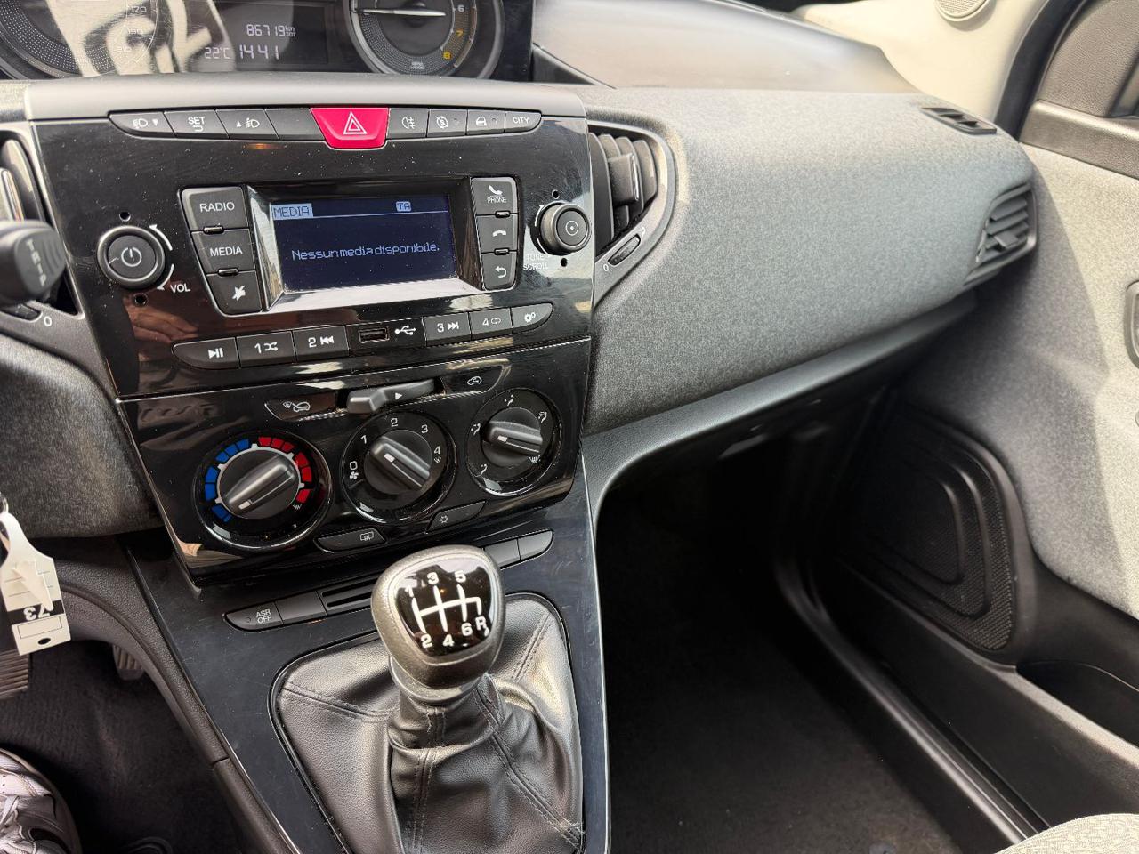 LANCIA Ypsilon 1.0 FireFly 5 porte S&S Hybrid Silver Plus 5 POSTI - 18