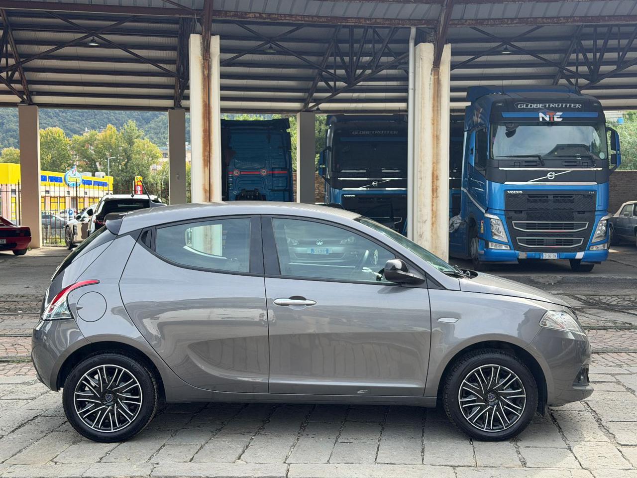 LANCIA Ypsilon 1.0 FireFly 5 porte S&S Hybrid Silver Plus 5 POSTI - 4